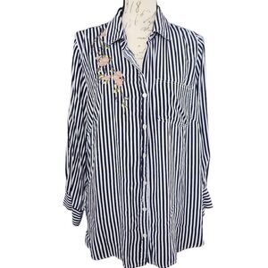 New Leaf Women's Size 1X Black White Striped Floral Embroidered Button Down Top